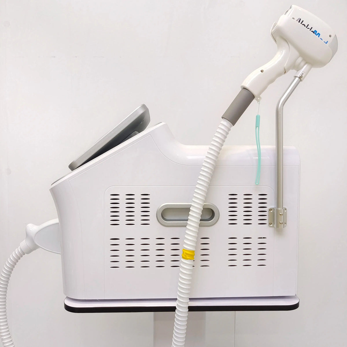 Sale 2026 4000W Soprano Diode Ice Titanium Laser Hair Removal Machine with 4 Wavelengths Alexandrite Hair Removal Device